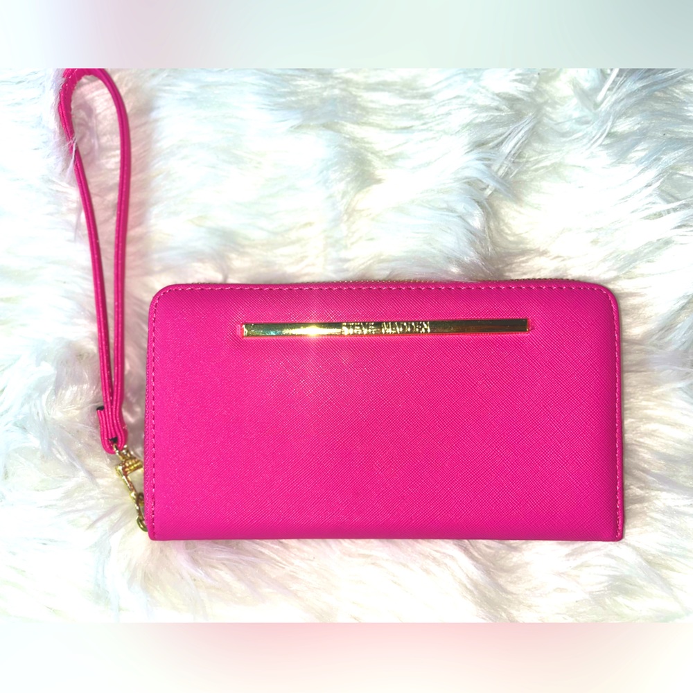 Steve Madden wallet wrislet